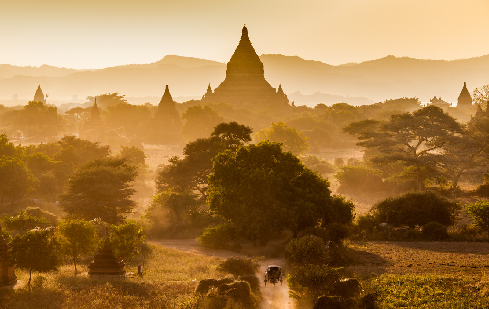 The Temples of bagan at sunrise, Bagan(Pagan), Myanmar