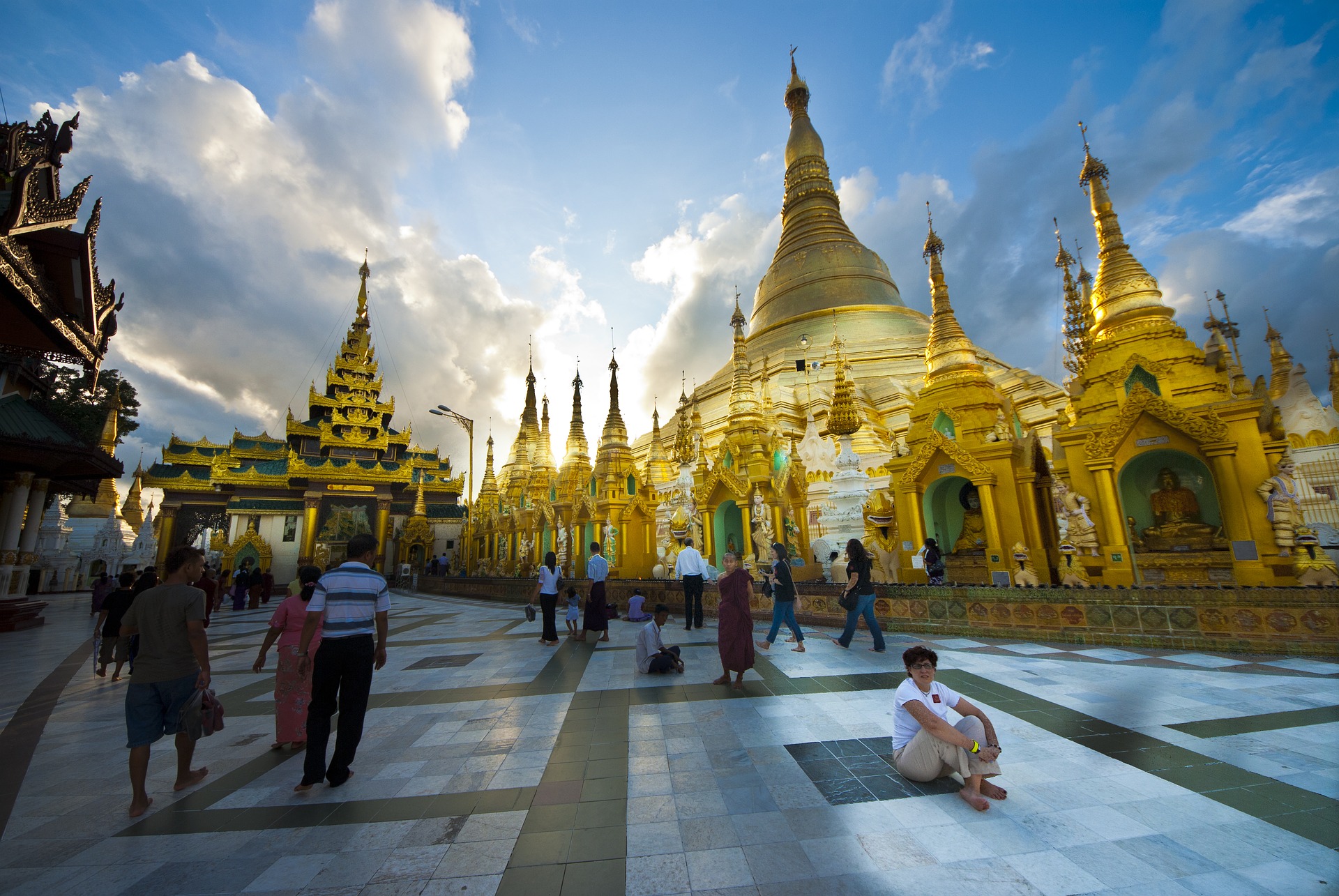 Янгон мьянма. Янгон. Мьянма Бирма. Янгон столица. Пагода Шведагон Янгон.